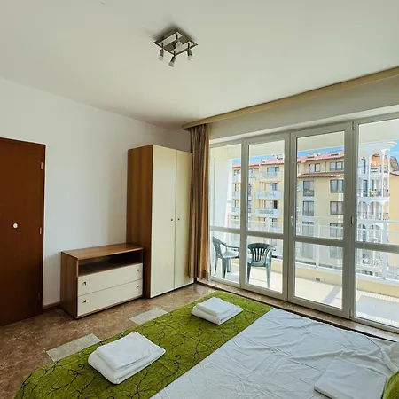 Sunny House 302 Two Bedroom Apartment *